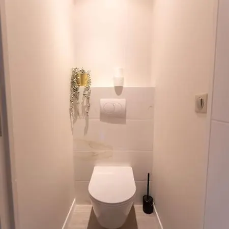 아파트 Luxury Room, Parking, Wifi, Jacuzzi, Balneo *