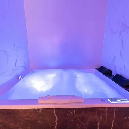 Luxury Room, Parking, Wifi, Jacuzzi, Balneo Nice