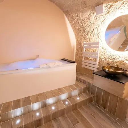 Apartment Luxury Room, Parking, Wifi, Jacuzzi, Balneo *